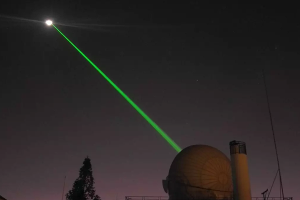 我国成功应用激光测量地月距离