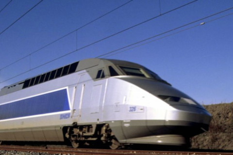 法国火车撞混凝土板,属于恶意肇事的性质