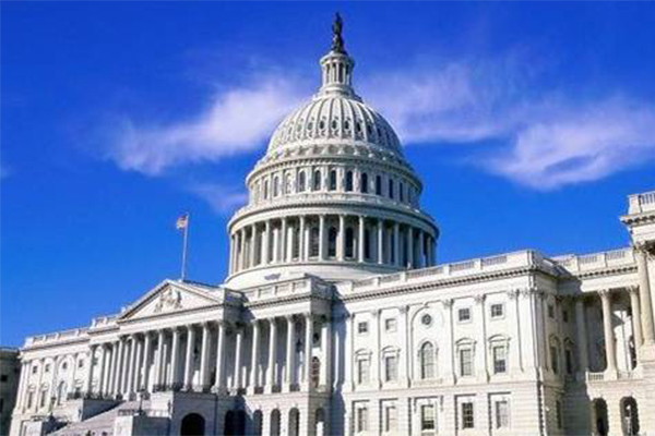 美国政府正式关门,白宫和总统意见相左之后的