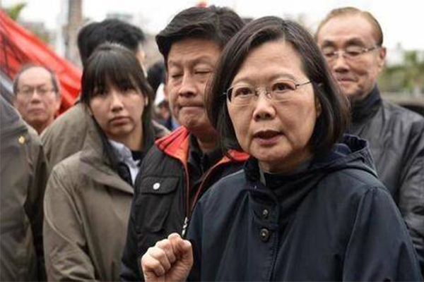 蔡英文探视受伤大陆游客,大家感同身受