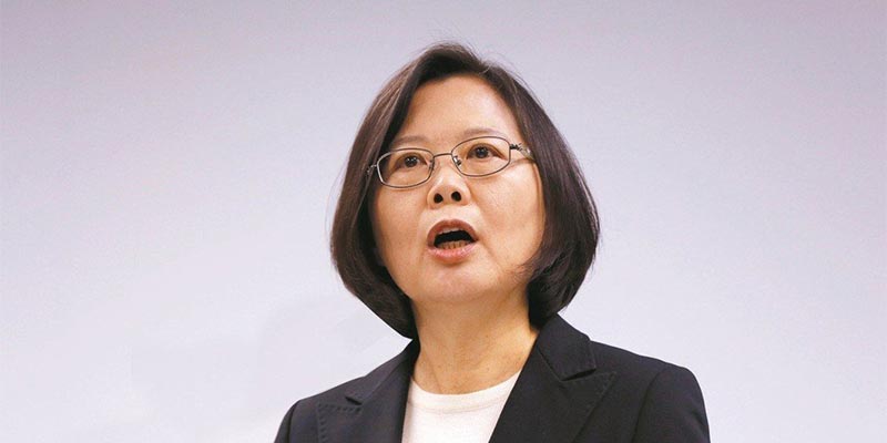 蔡英文穿裙装登场,多拍一点,是很好的照片