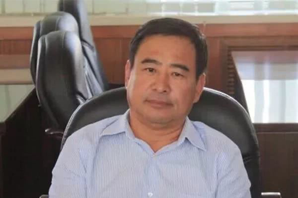 巨贪藏4000万现金,次要作歹背纪被双开 巨贪藏4000万现金,次要作歹背纪被双开