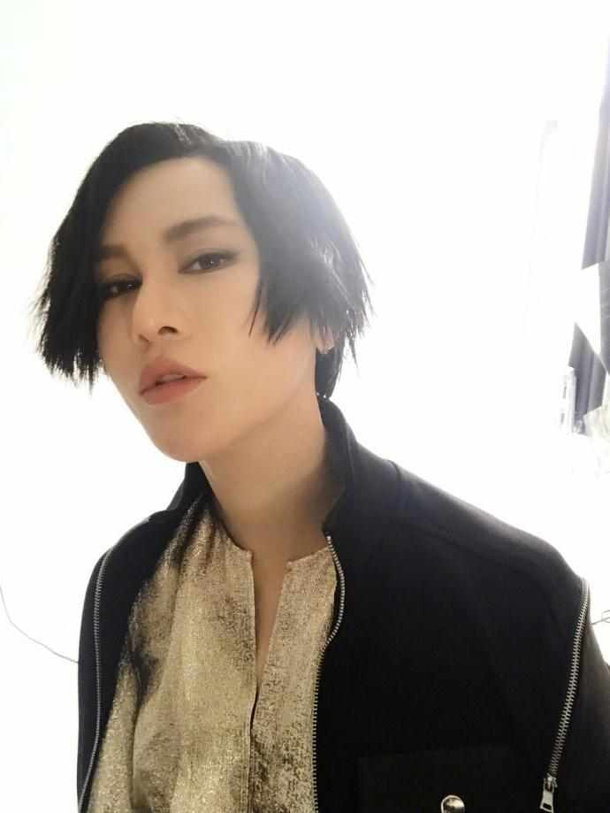 尚雯婕不再买水军,话题怒上热搜引关注