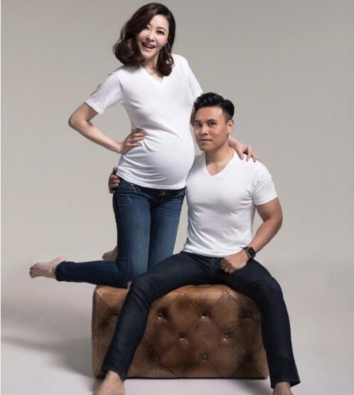 熊黛林怀双胞胎女,四月将开刀卸货速度快