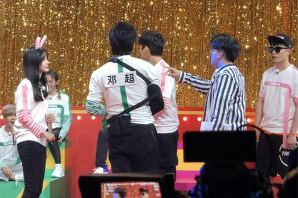 邓超工作室回应,受伤但治疗和工作都会得到保