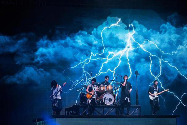 与女逃犯演唱会落网相关的文章