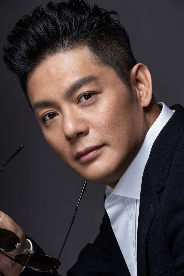 傅程鹏猎毒人破10亿,崭获无数观众青睐