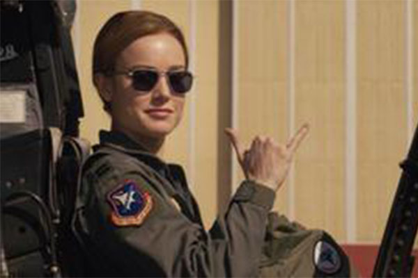 惊奇队长海报连发,主角帅气特质炸裂