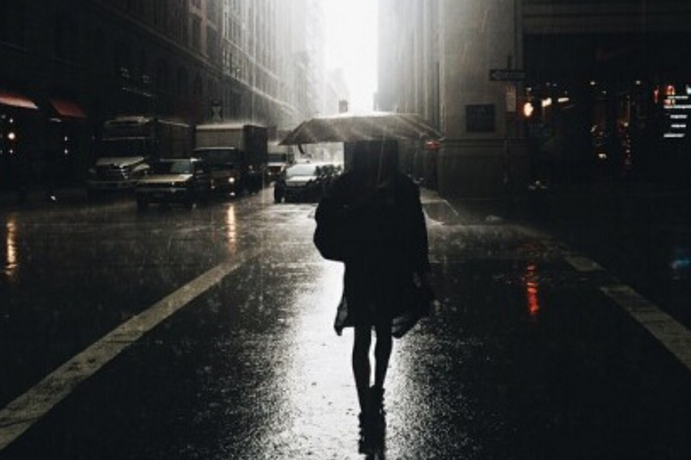 城市雨中的朦胧美画面（2）